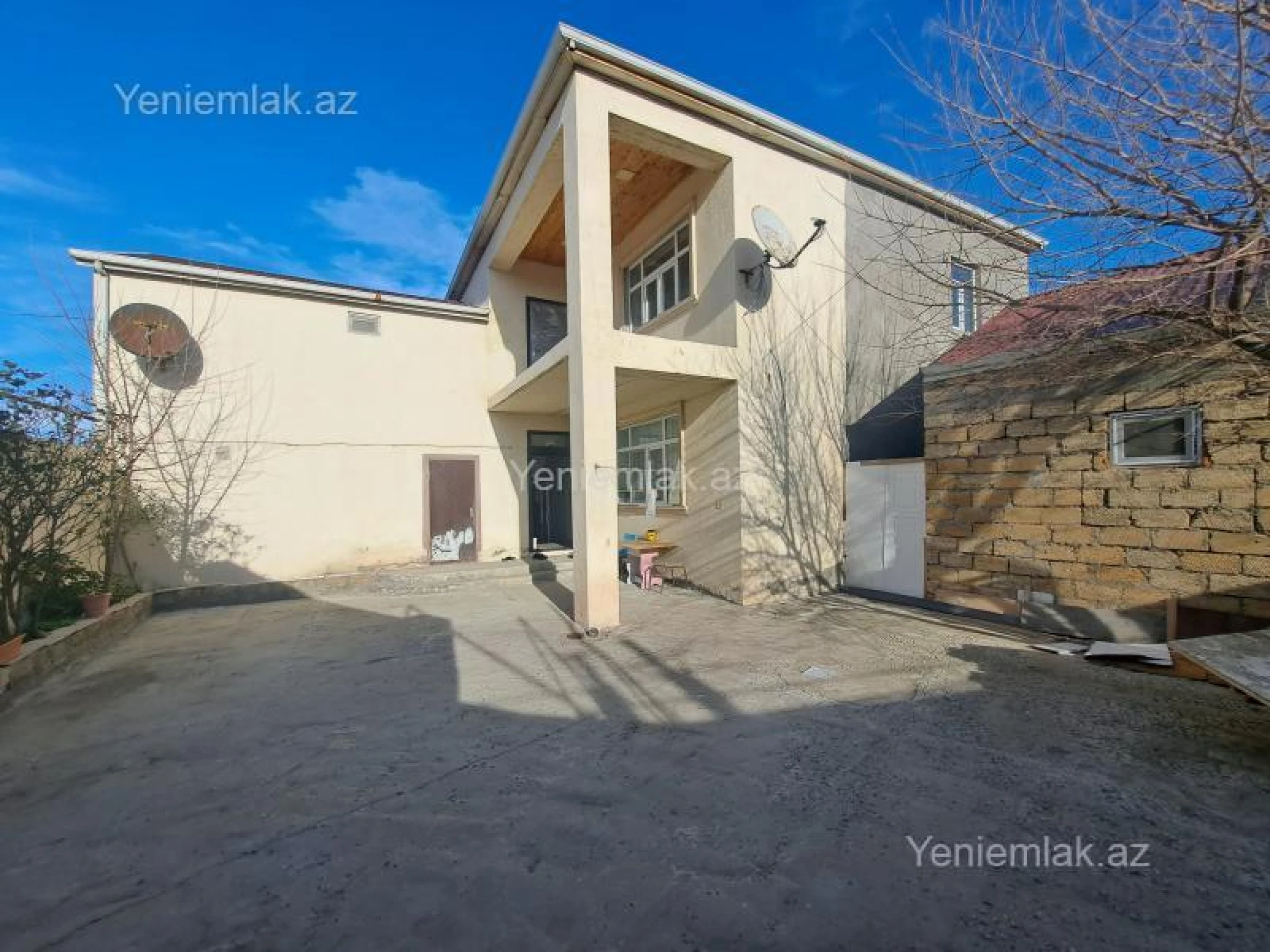 Satılır 5 otaqlı həyət evi 280 m²