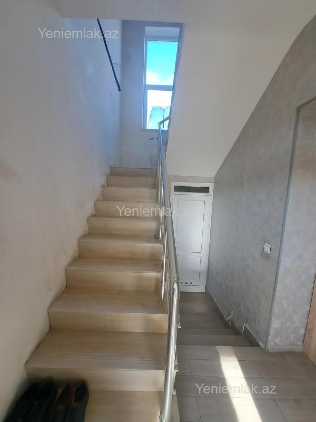 Satılır 5 otaqlı həyət evi 280 m²