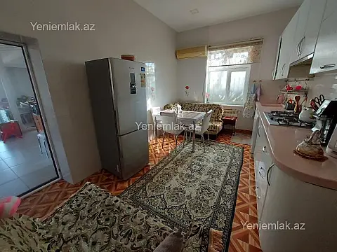 Satılır 8 otaqlı həyət evi 240 m²