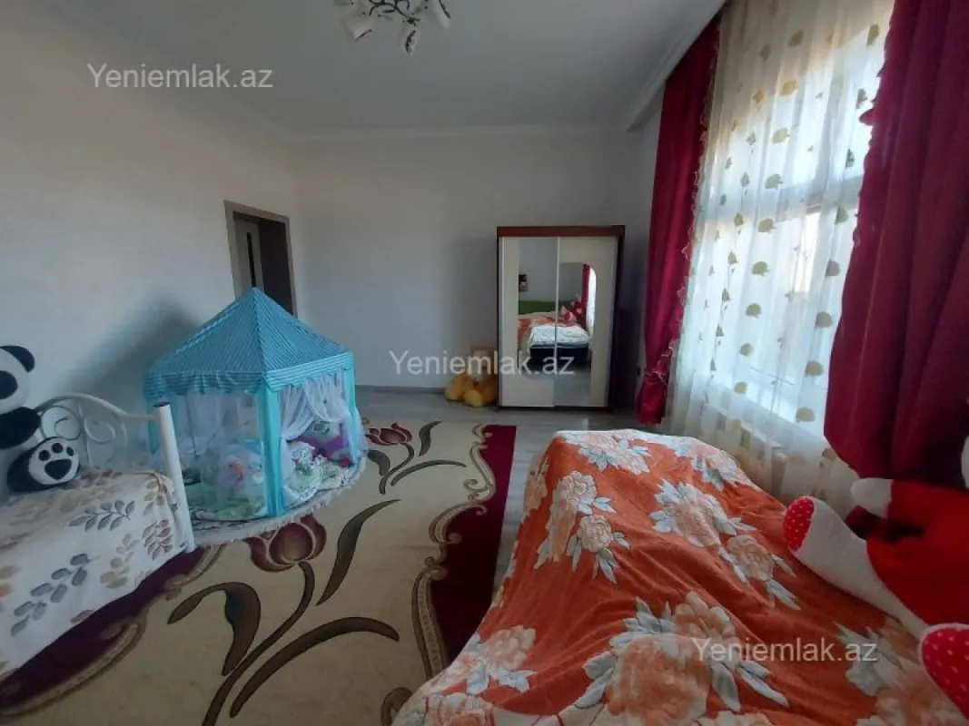 Satılır 8 otaqlı həyət evi 240 m²