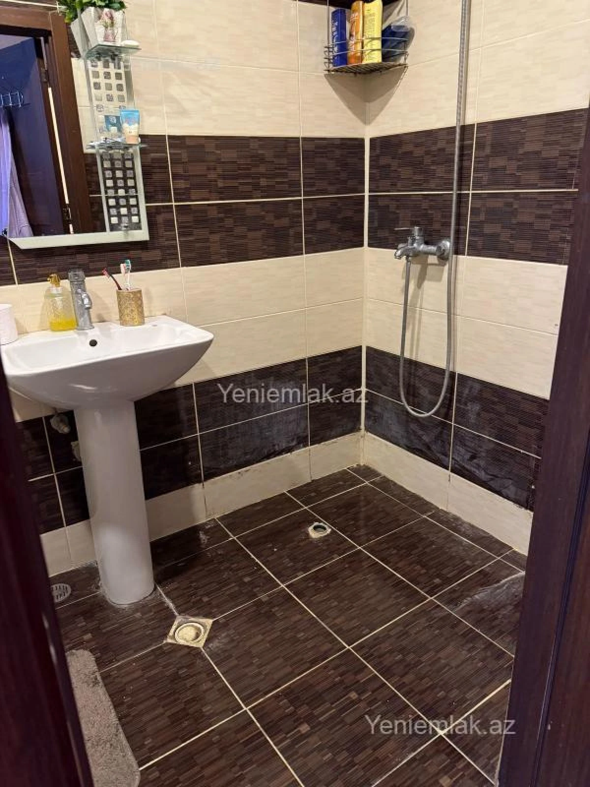 Satılır 2 otaqlı yeni tikili 60 m²