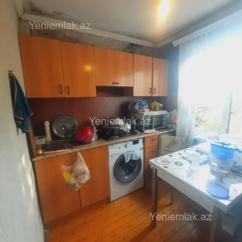 Satılır 2 otaqlı köhnə tikili 48 m²