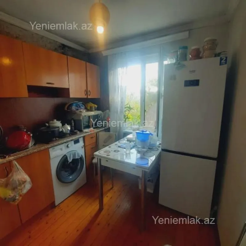 Satılır 2 otaqlı köhnə tikili 48 m²