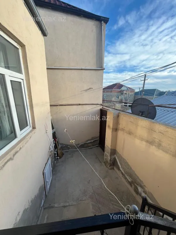 Satılır 2 otaqlı həyət evi 65 m²