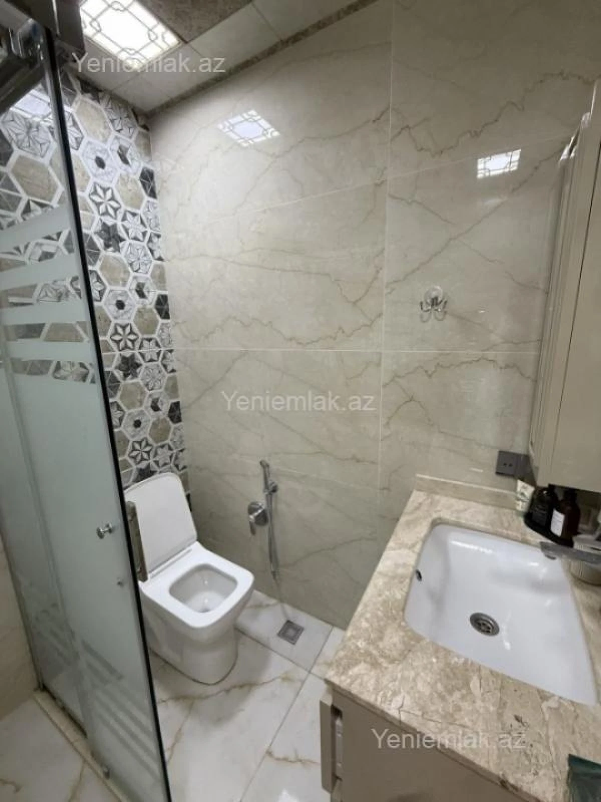 Satılır 2 otaqlı yeni tikili 60 m²