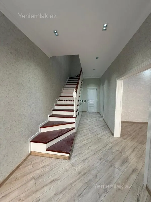 Satılır 4 otaqlı həyət evi 130 m²