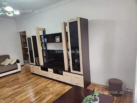 Satılır 3 otaqlı köhnə tikili 85 m²