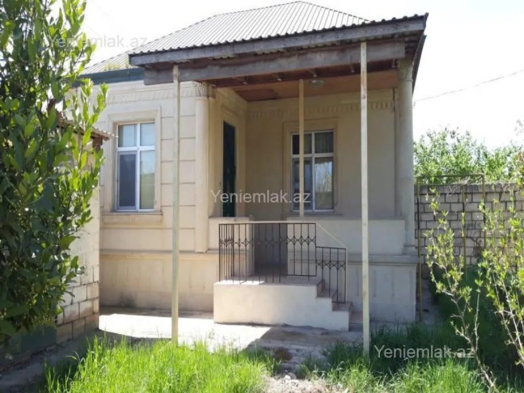 Satılır 6 otaqlı həyət evi 220 m²