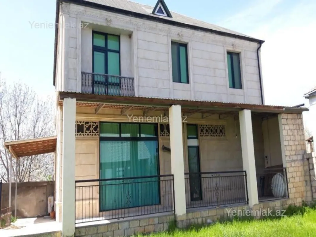 Satılır 6 otaqlı həyət evi 220 m²