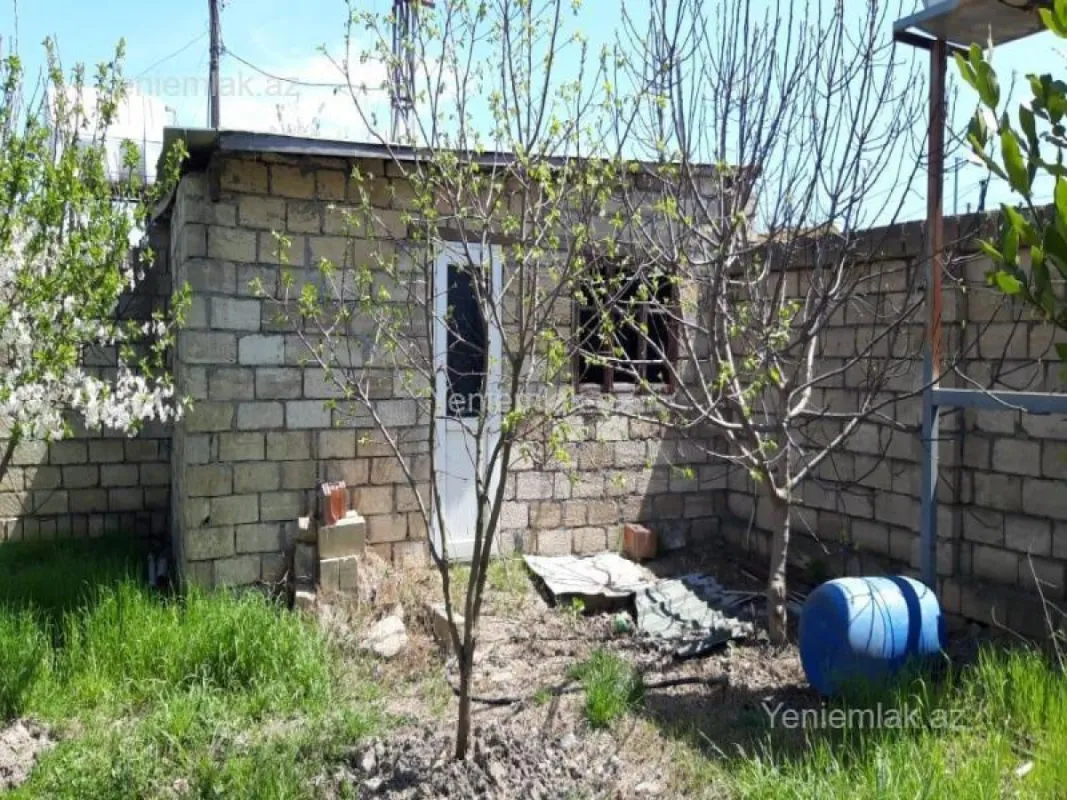 Satılır 6 otaqlı həyət evi 220 m²