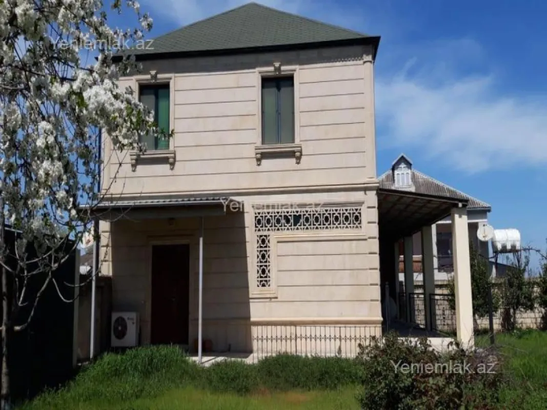 Satılır 6 otaqlı həyət evi 220 m²