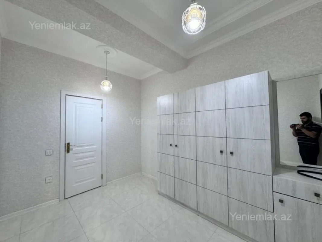 Satılır 2 otaqlı yeni tikili 82 m²