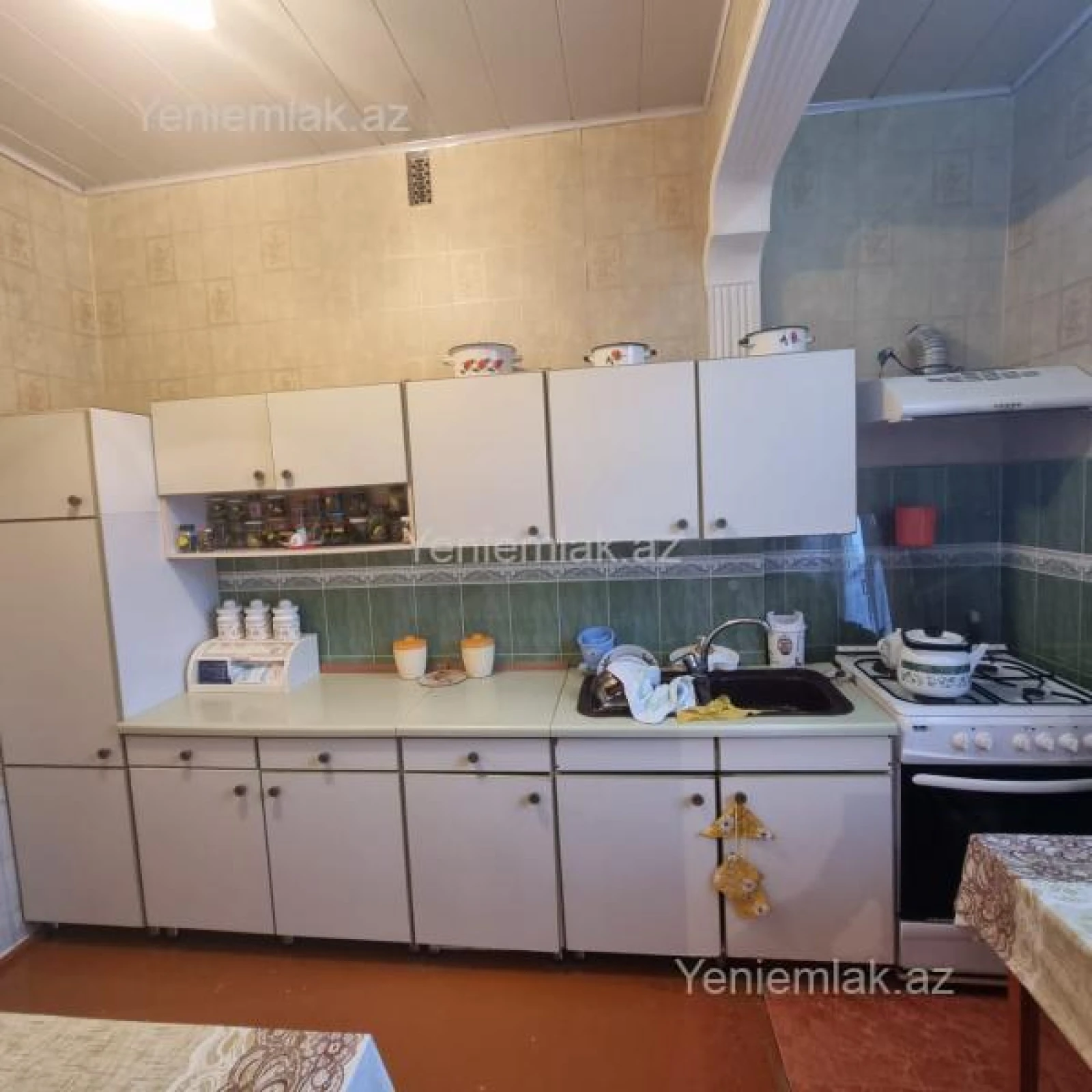 Satılır 5 otaqlı köhnə tikili 95 m²