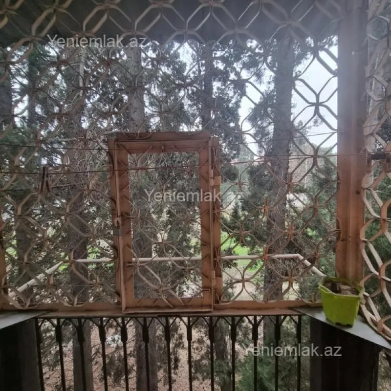 Satılır 5 otaqlı köhnə tikili 95 m²