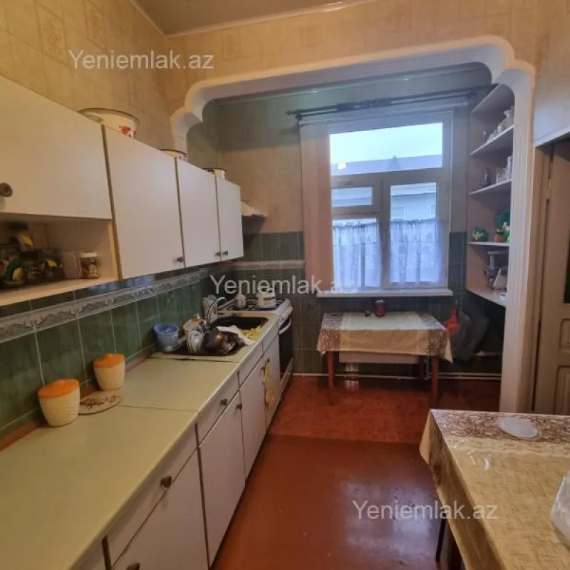 Satılır 5 otaqlı köhnə tikili 95 m²