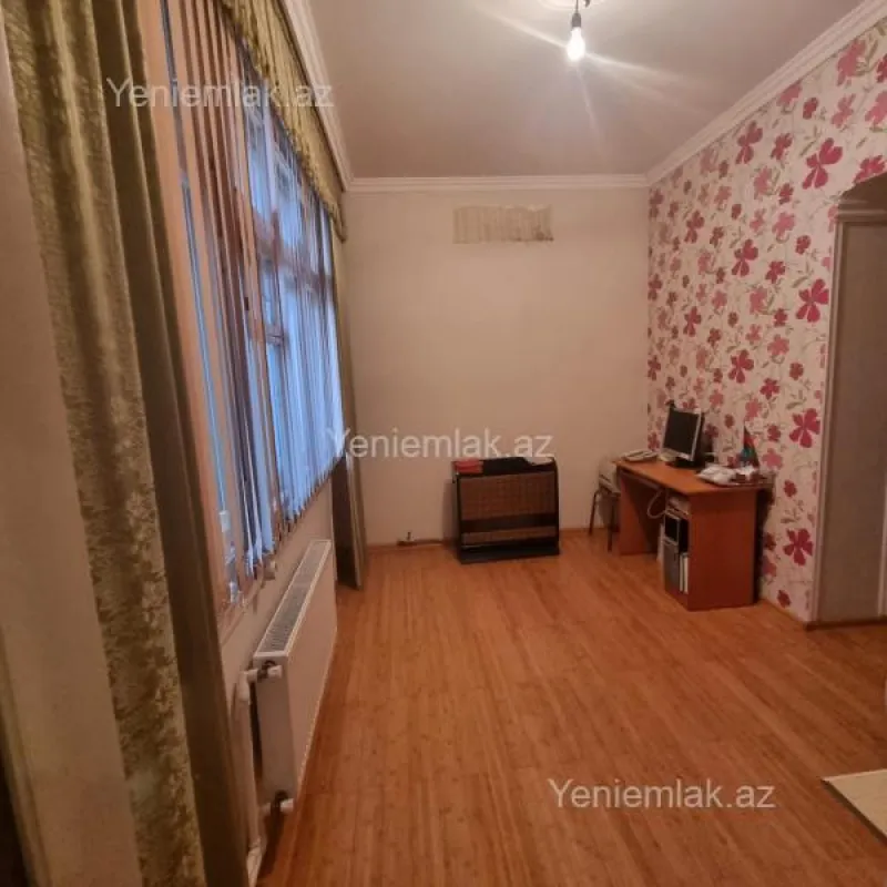 Satılır 5 otaqlı köhnə tikili 95 m²