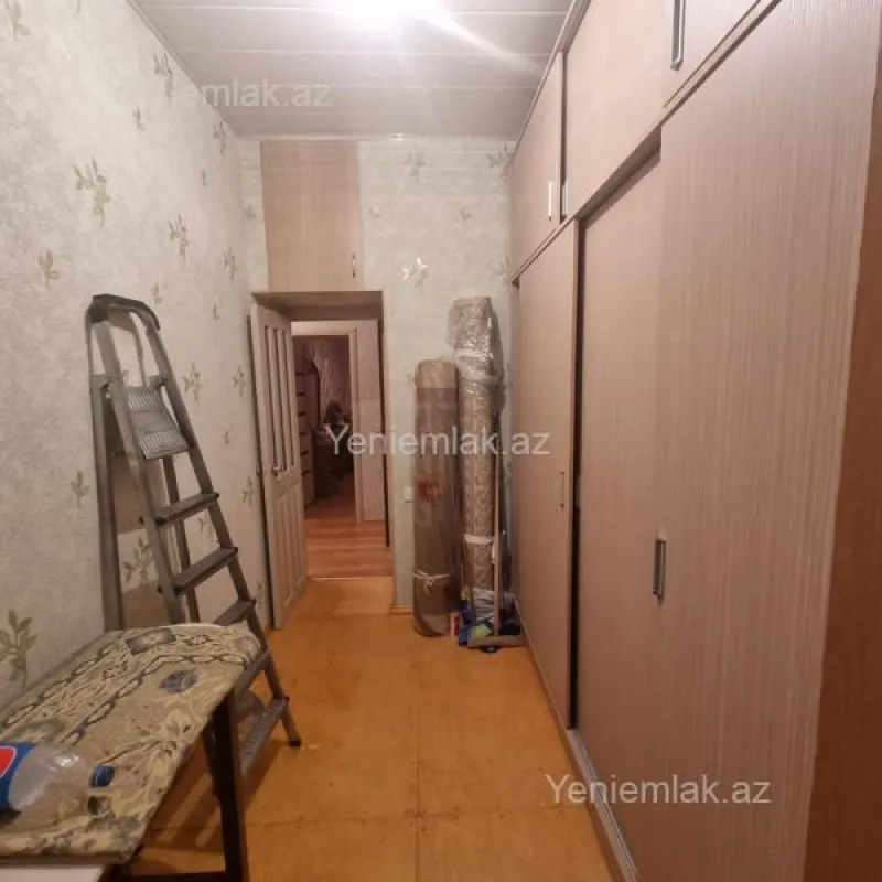 Satılır 5 otaqlı köhnə tikili 95 m²