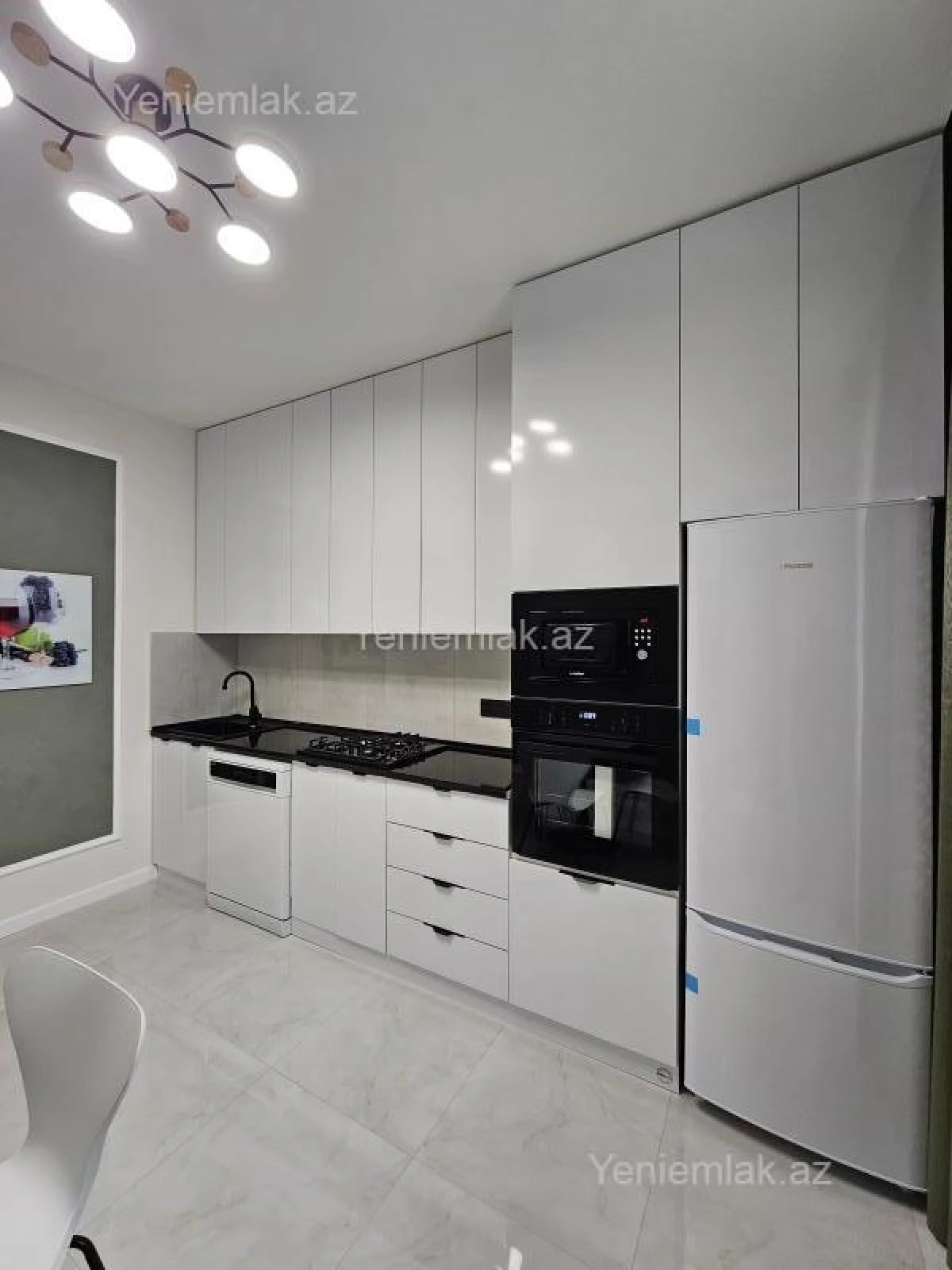 Satılır 2 otaqlı yeni tikili 78 m²