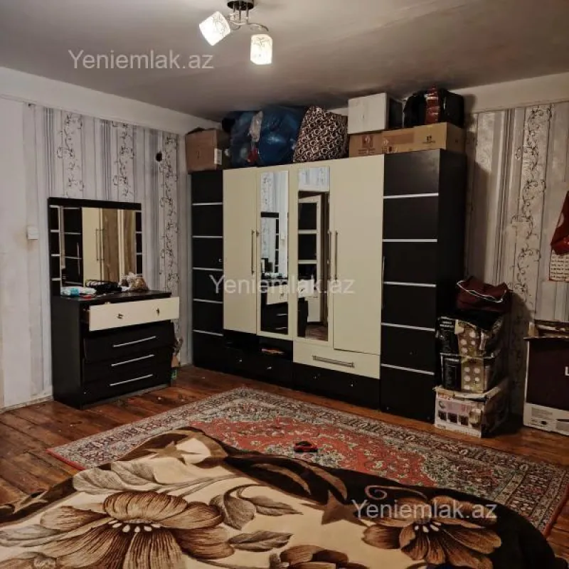 Satılır 3 otaqlı köhnə tikili 137 m²