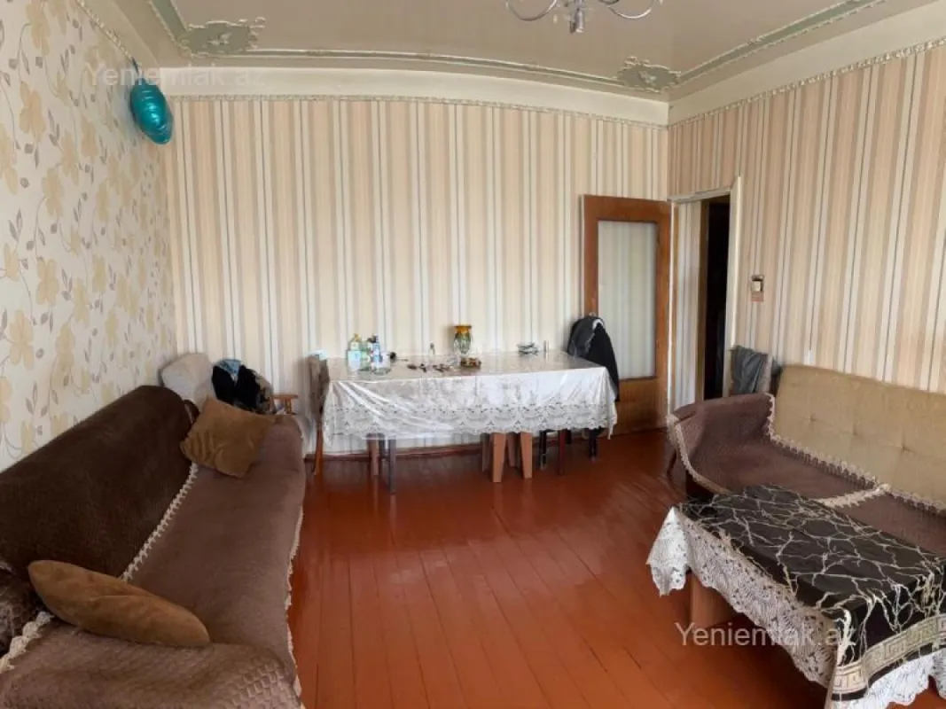 Satılır 3 otaqlı köhnə tikili 70 m²