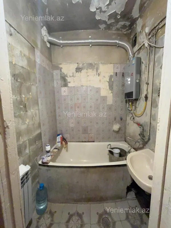 Satılır 3 otaqlı köhnə tikili 70 m²