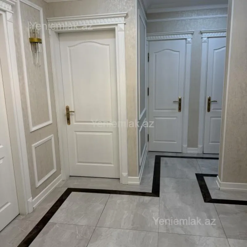 Satılır 3 otaqlı köhnə tikili 100 m²