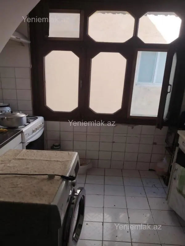 Satılır 3 otaqlı köhnə tikili 66 m²