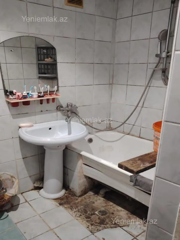 Satılır 3 otaqlı köhnə tikili 66 m²