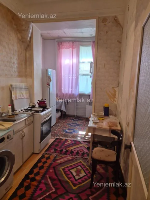 Satılır 2 otaqlı köhnə tikili 55 m²