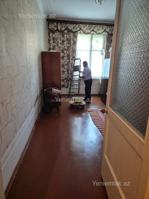 Satılır 2 otaqlı köhnə tikili 55 m²