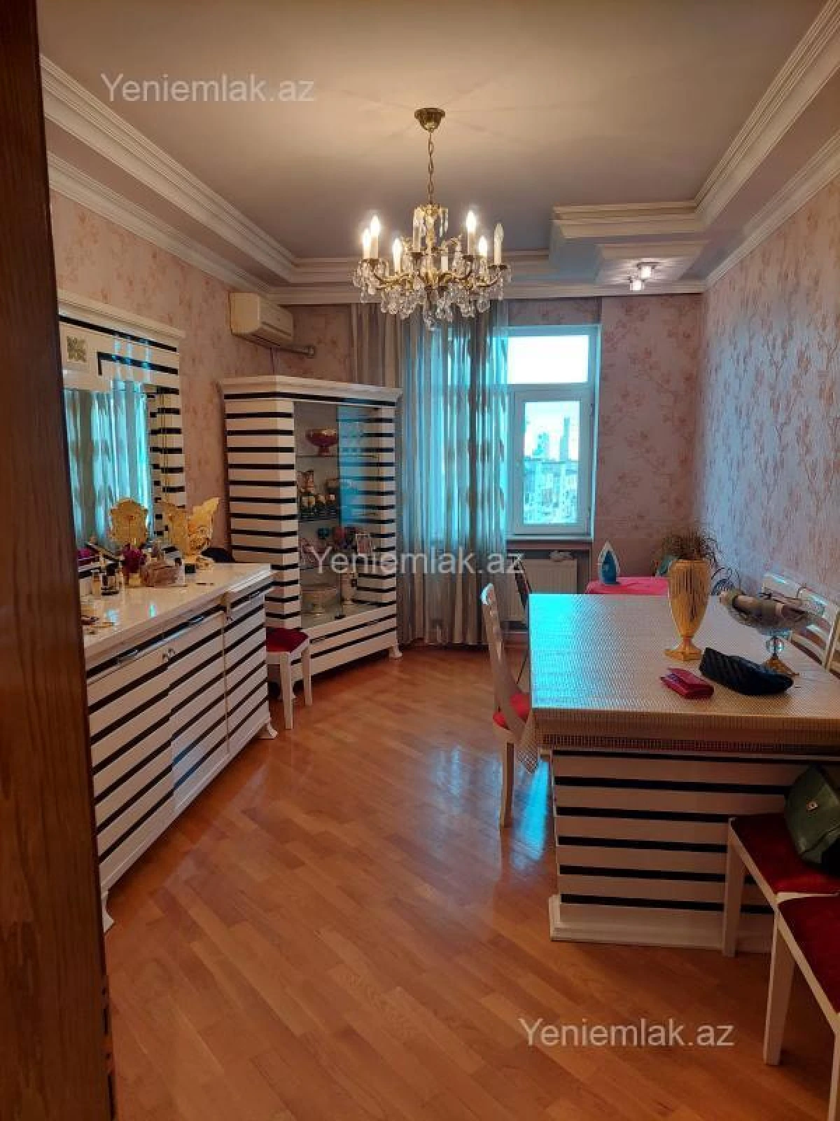 Satılır 4 otaqlı yeni tikili 200 m²