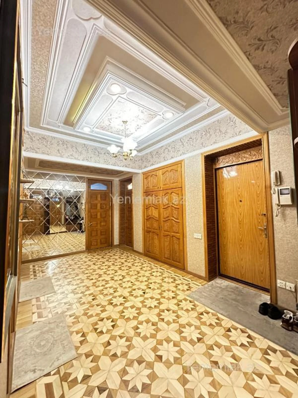 Satılır 4 otaqlı yeni tikili 200 m²