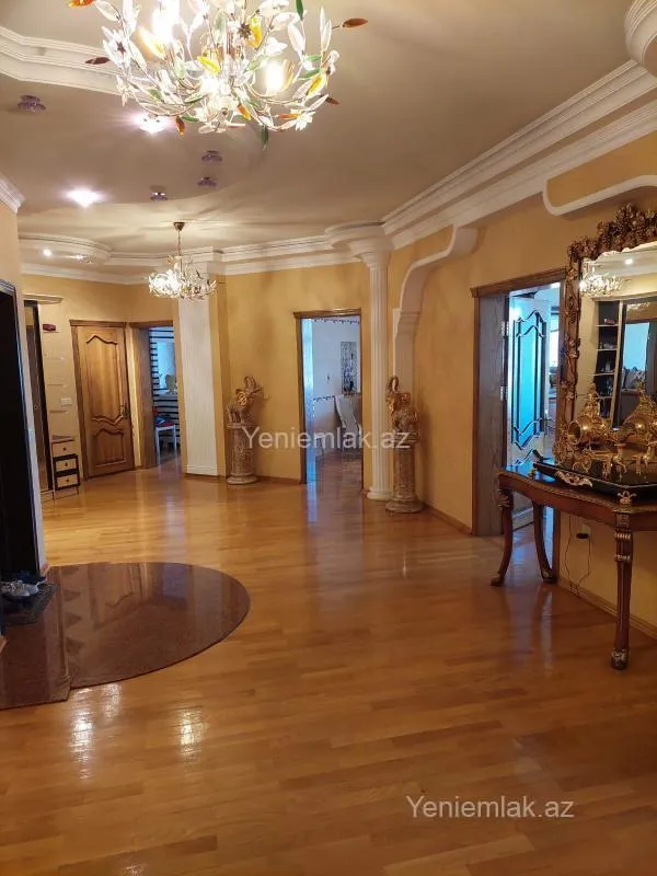 Satılır 4 otaqlı yeni tikili 200 m²