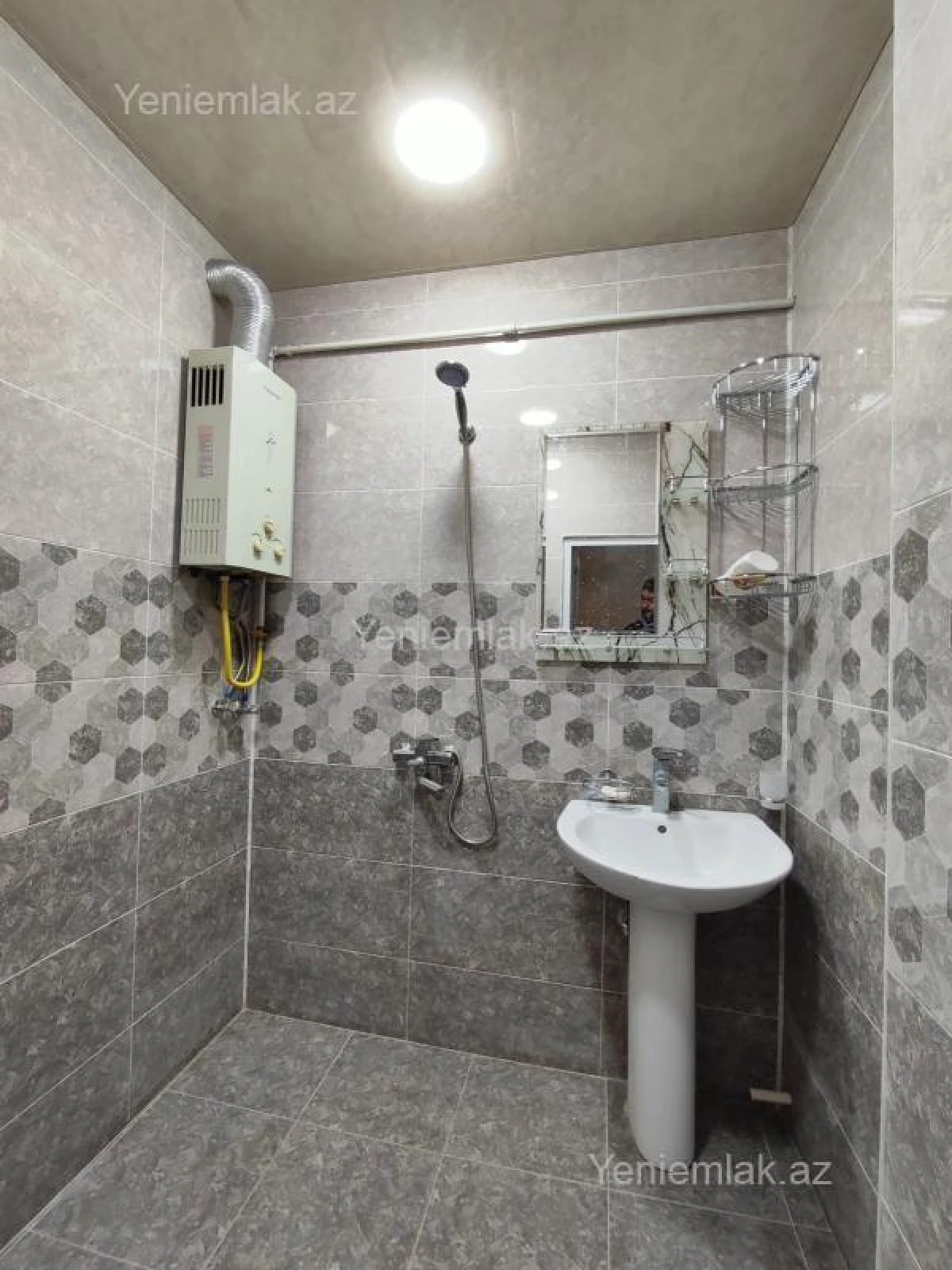 Satılır 3 otaqlı köhnə tikili 85 m²