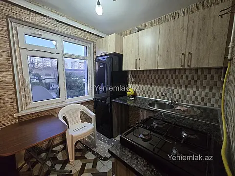 Satılır 1 otaqlı köhnə tikili 30 m² — Sumqayıt, 5-ci mikrorayon 1 otaq 30.00 m²