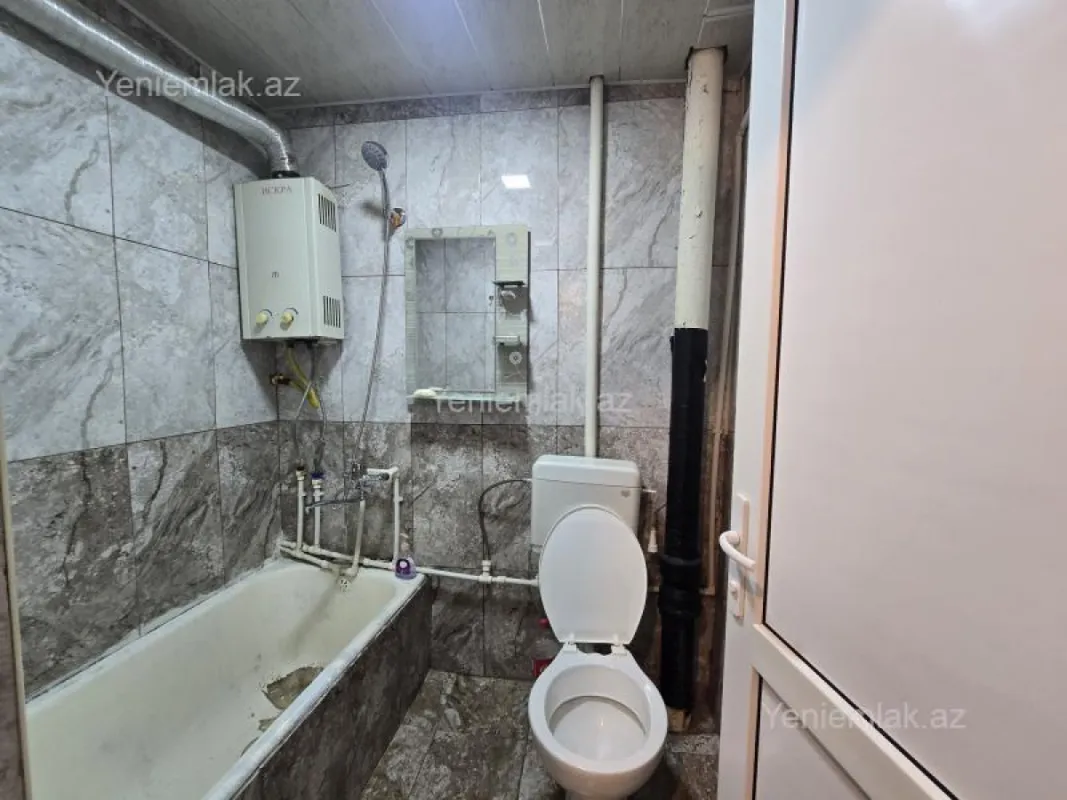 Satılır 1 otaqlı köhnə tikili 30 m²