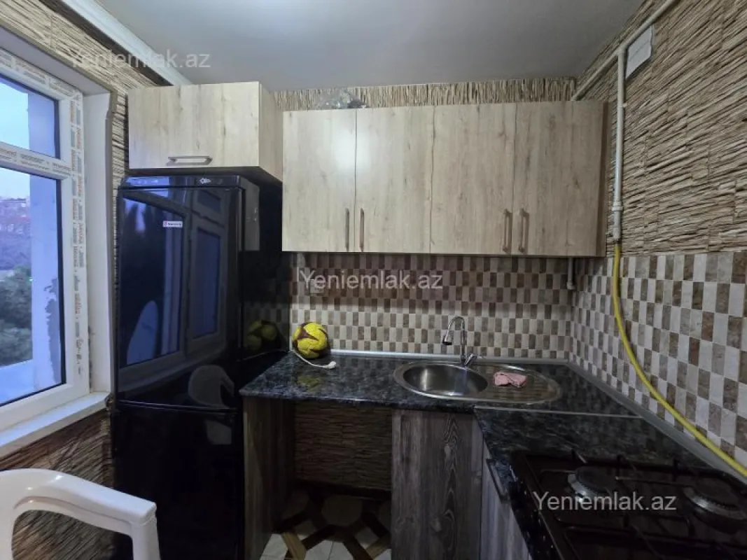 Satılır 1 otaqlı köhnə tikili 30 m²