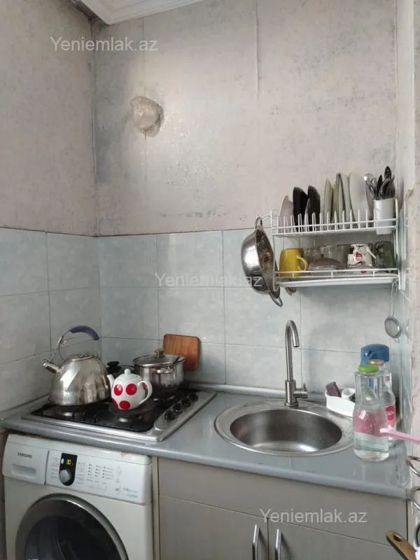 Satılır 1 otaqlı köhnə tikili 32 m²