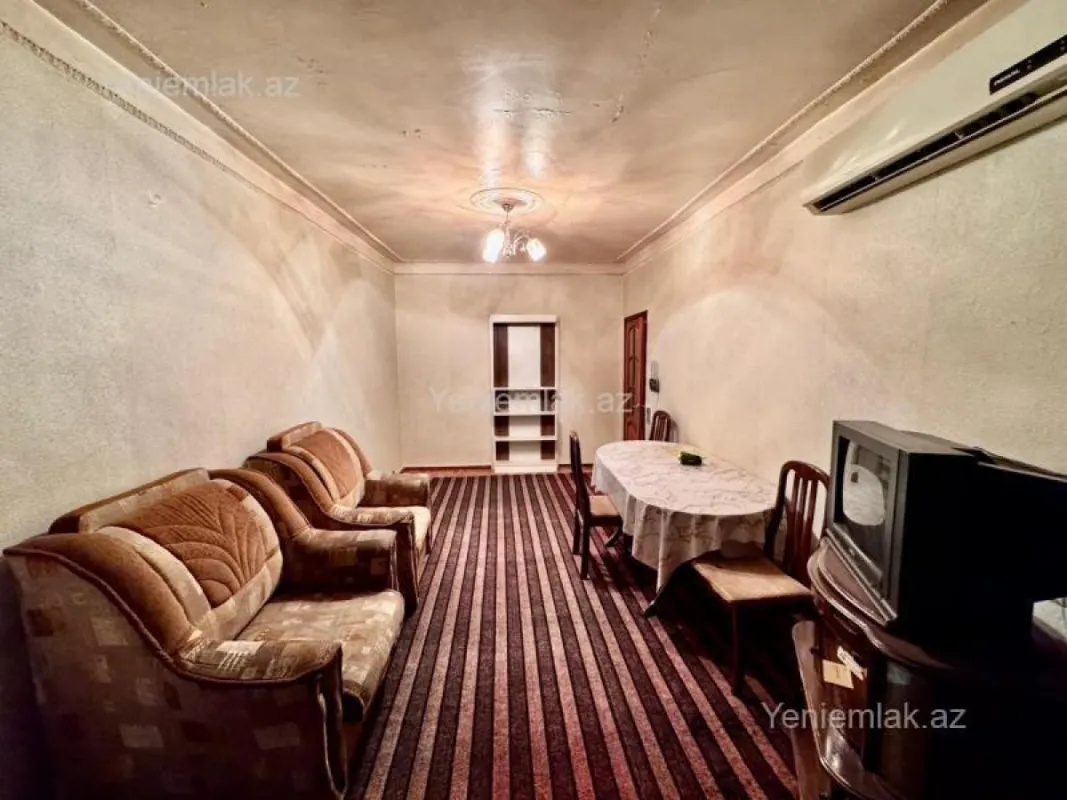 Satılır 3 otaqlı köhnə tikili 80 m²