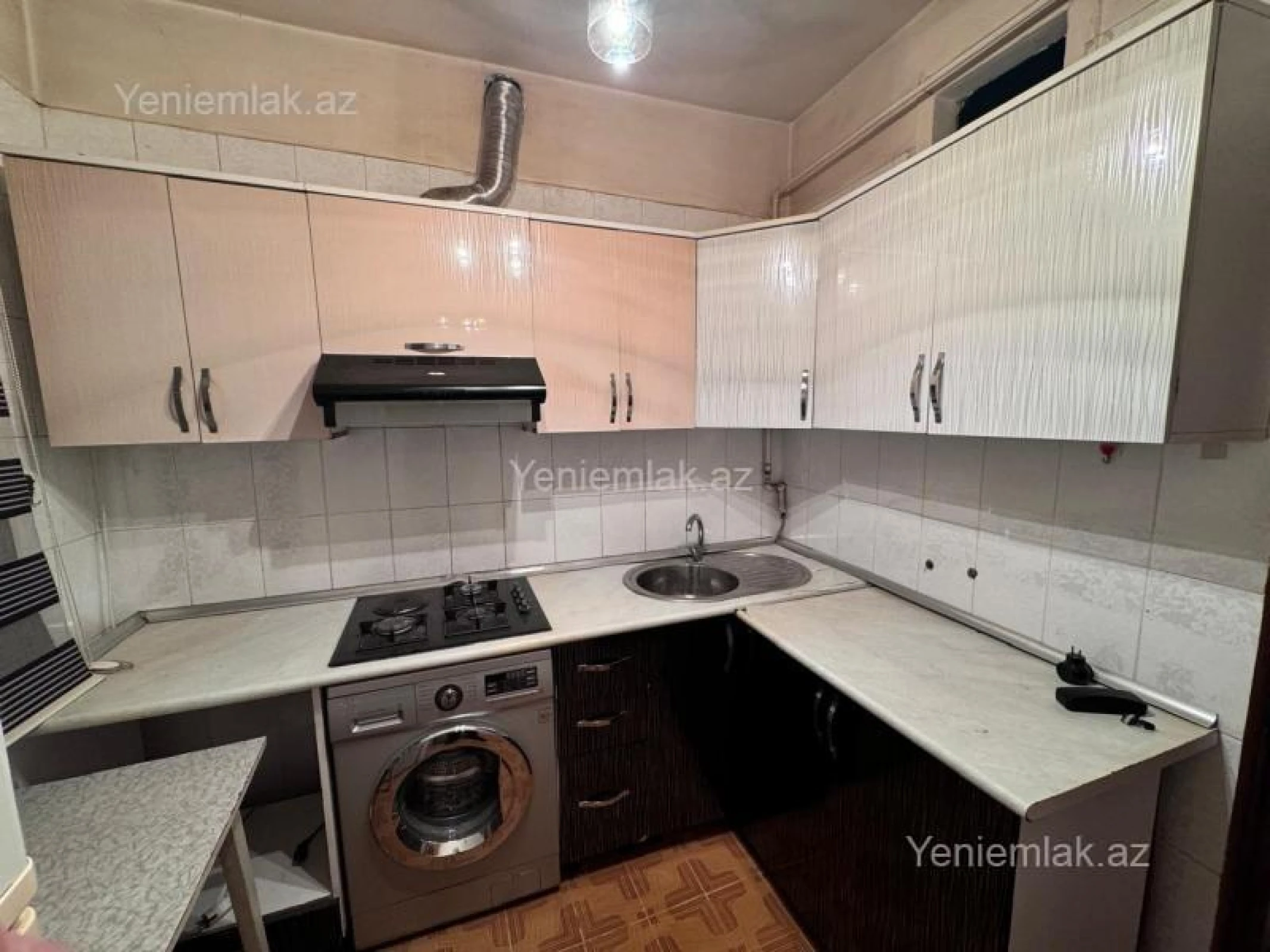 Satılır 3 otaqlı köhnə tikili 80 m²
