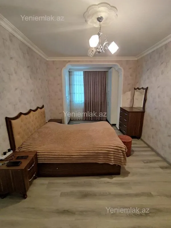 Satılır 5 otaqlı köhnə tikili 105 m²