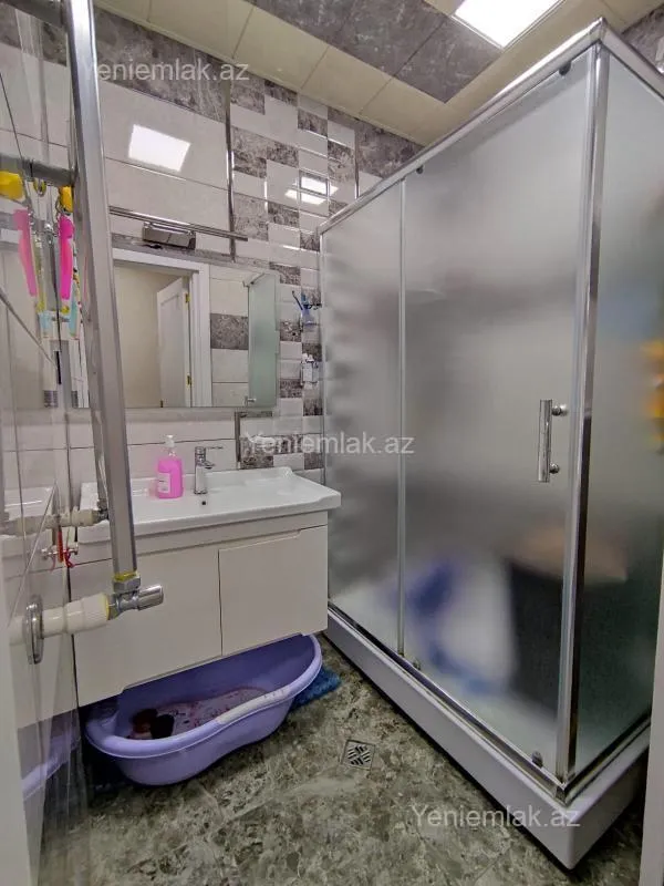 Satılır 5 otaqlı köhnə tikili 105 m²