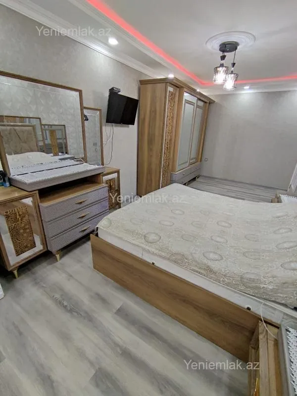Satılır 5 otaqlı köhnə tikili 105 m²