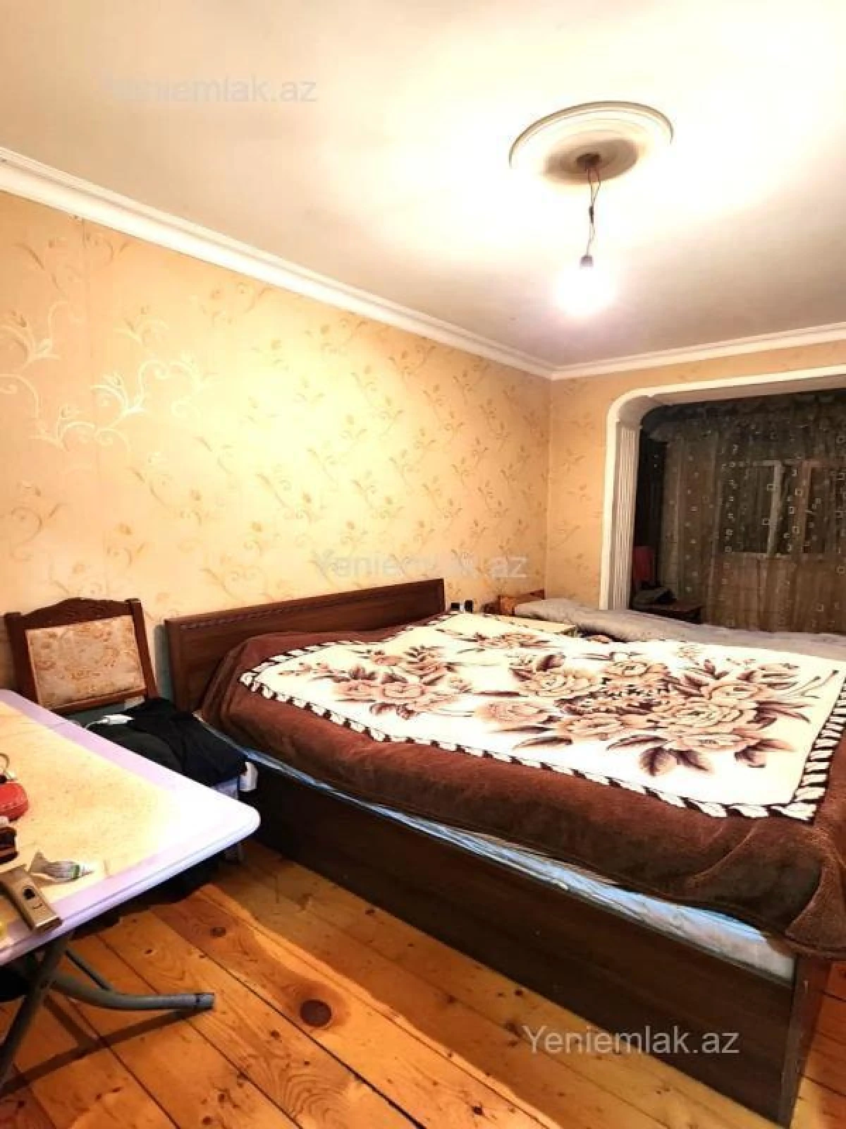 Satılır 4 otaqlı köhnə tikili 100 m²