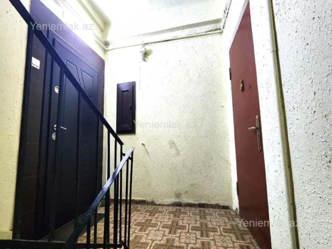 Satılır 4 otaqlı köhnə tikili 100 m²