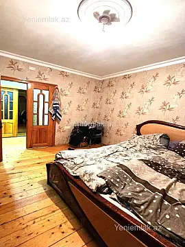 Satılır 4 otaqlı köhnə tikili 100 m²