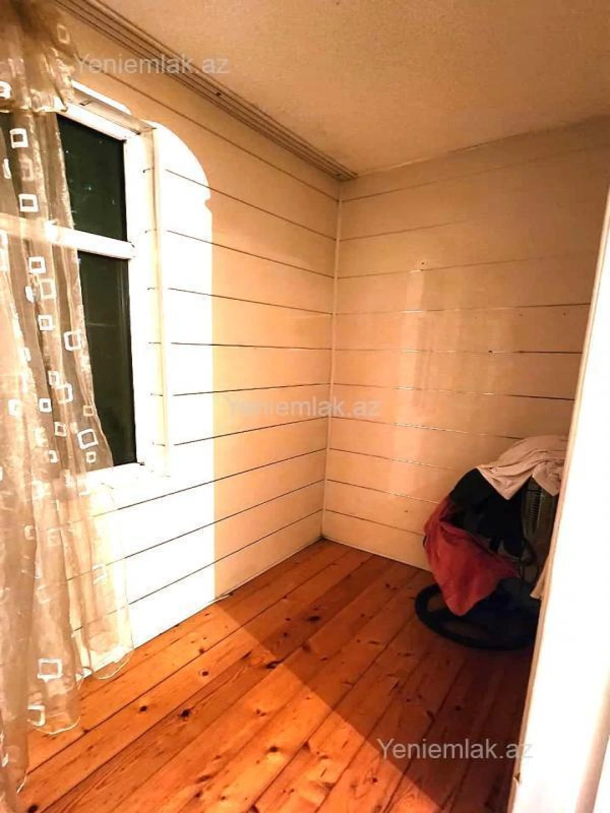 Satılır 4 otaqlı köhnə tikili 100 m²