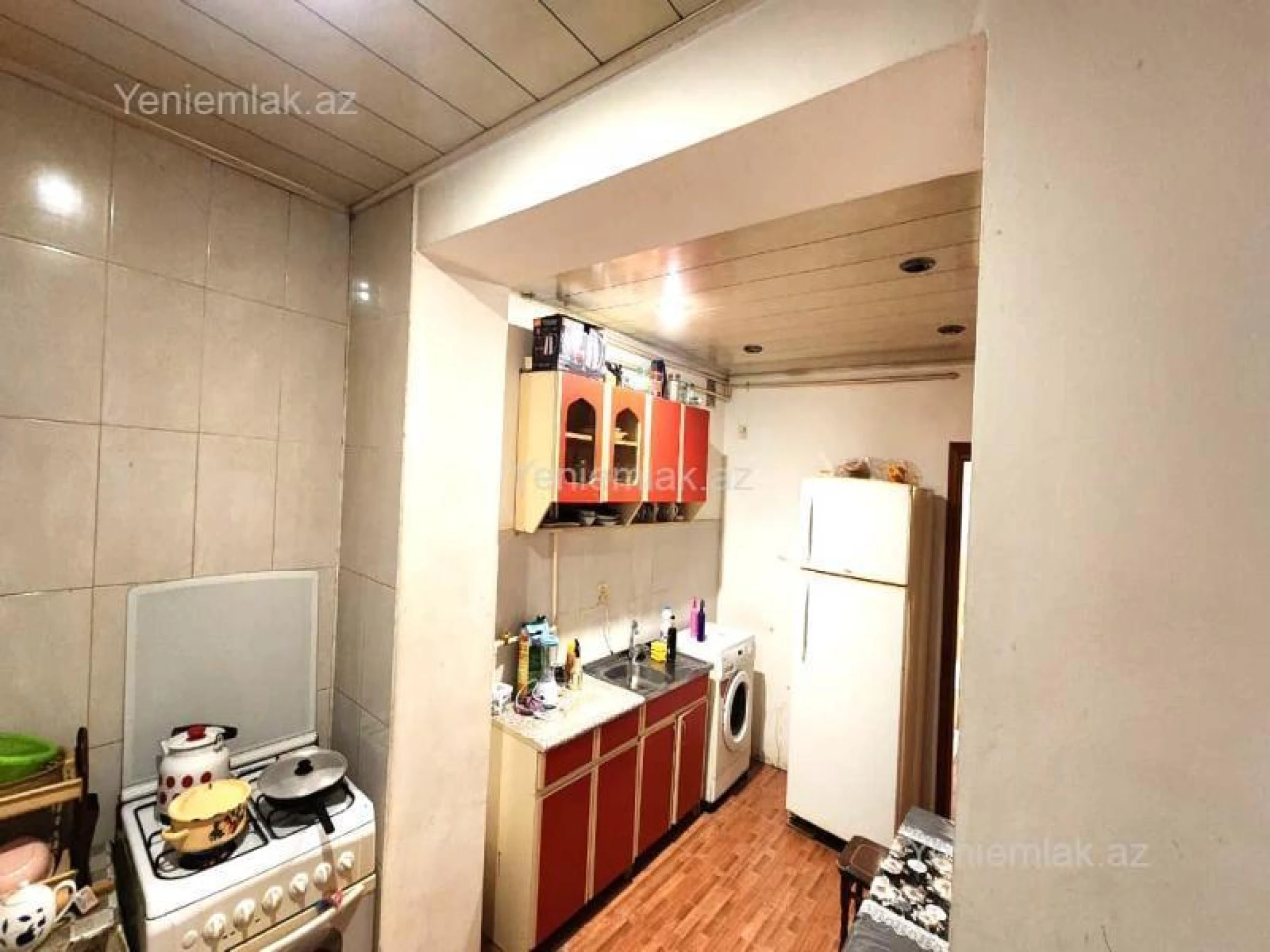 Satılır 4 otaqlı köhnə tikili 100 m²