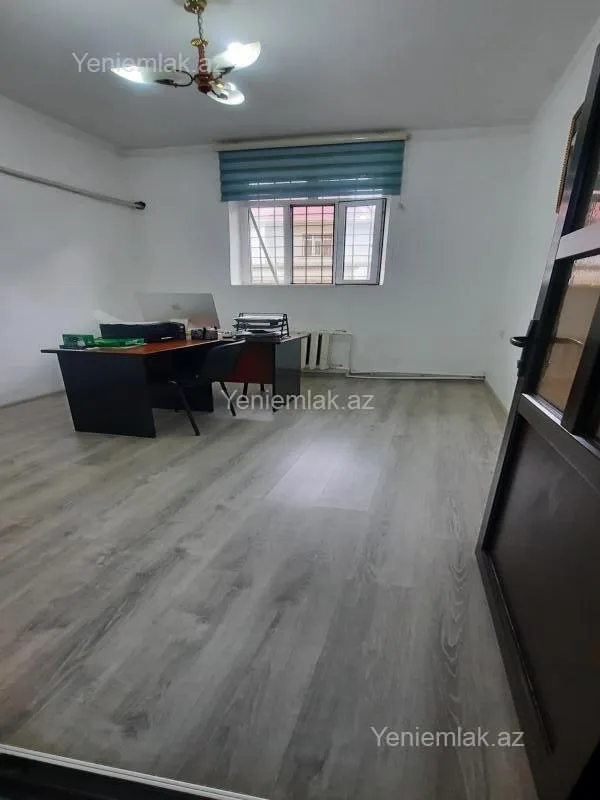 Satılır 3 otaqlı köhnə tikili 85 m²