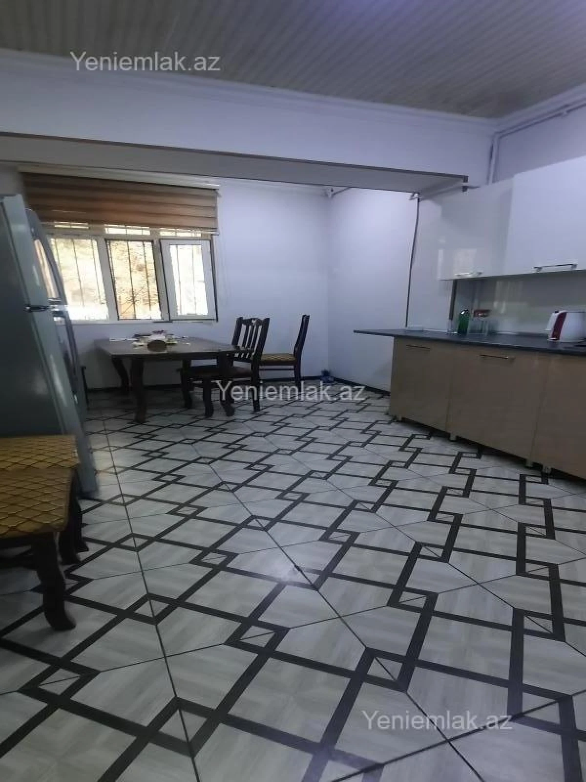 Satılır 3 otaqlı köhnə tikili 85 m²